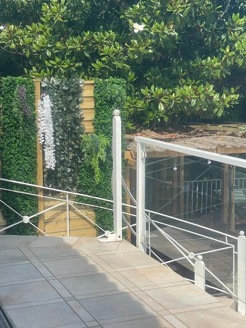 קאן Villa Avec Piscine Vue Sur La Mer 0*,  צרפת